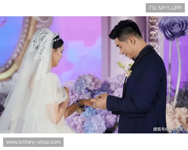 姚明与妻子甜蜜婚照曝光 二人携手步入幸福新生活 姚明与妻子甜蜜婚照曝光 二人携手步入幸福新生活